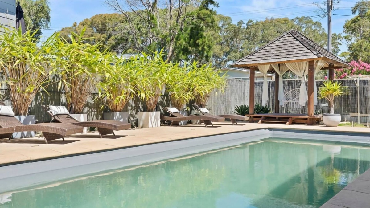 Toukley House | The Pet Friendly Pool House