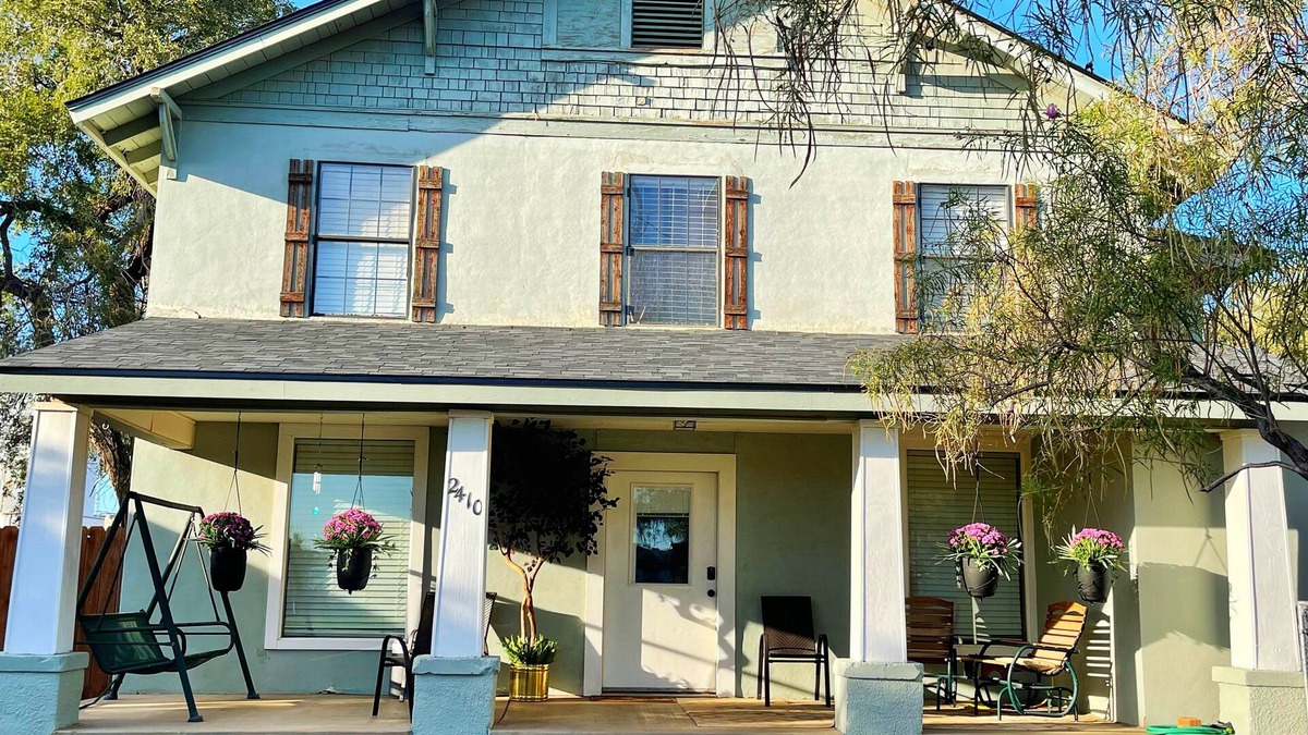 North Overton House | The Phatt daddy (house near Texas tech Stadium)