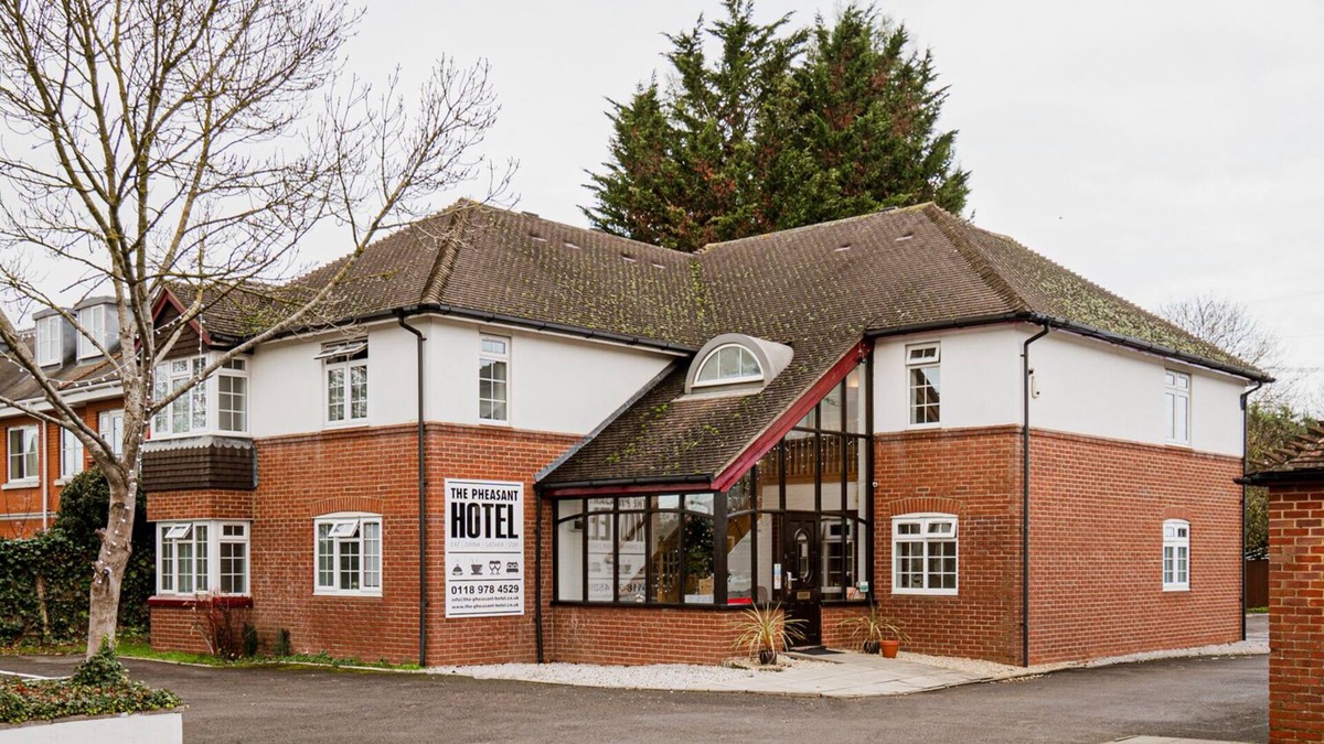 Winnersh Hotel | The Pheasant Bar & Restaurant Hotel