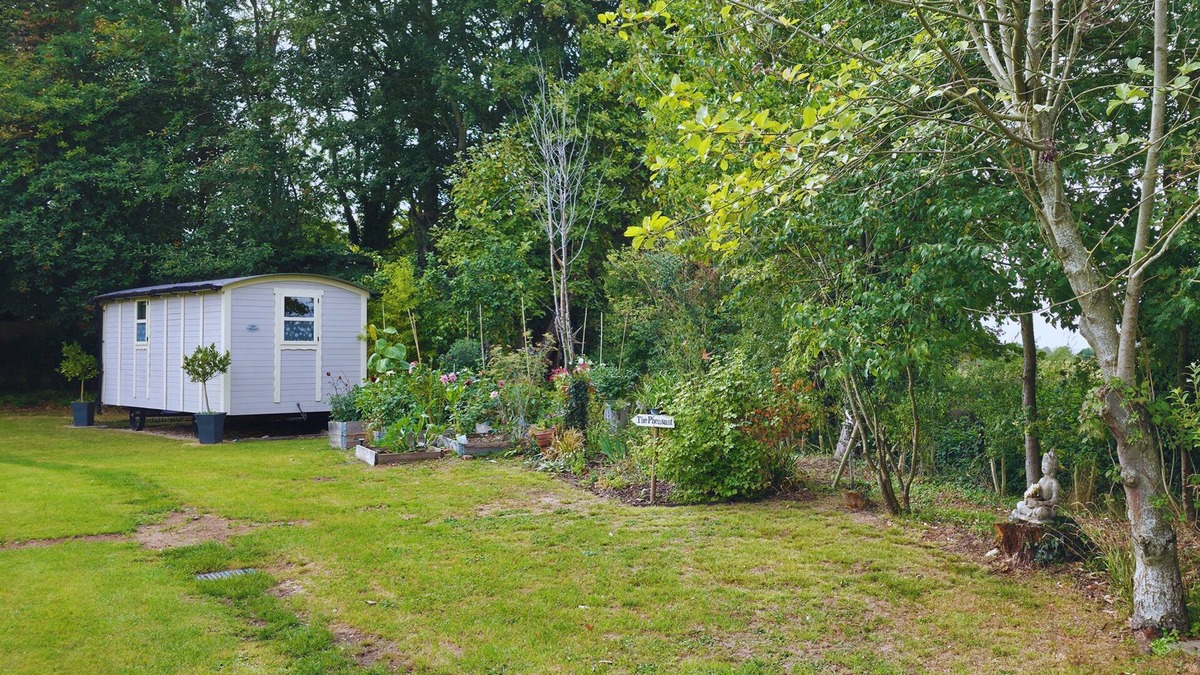 Attleborough Apartment | The Pheasant Shepherds Hut