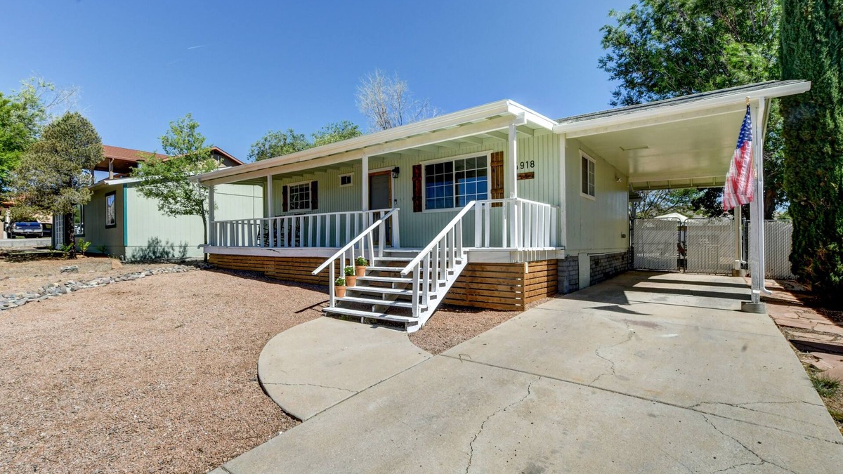 Diamond Valley Cottage | The Pine Cottage🌲Family Friendly w/VIEWS!