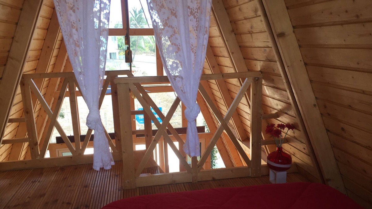 Kanathur Ski Chalet | The Pine Homes - Chalet: Utandi Beach ECR