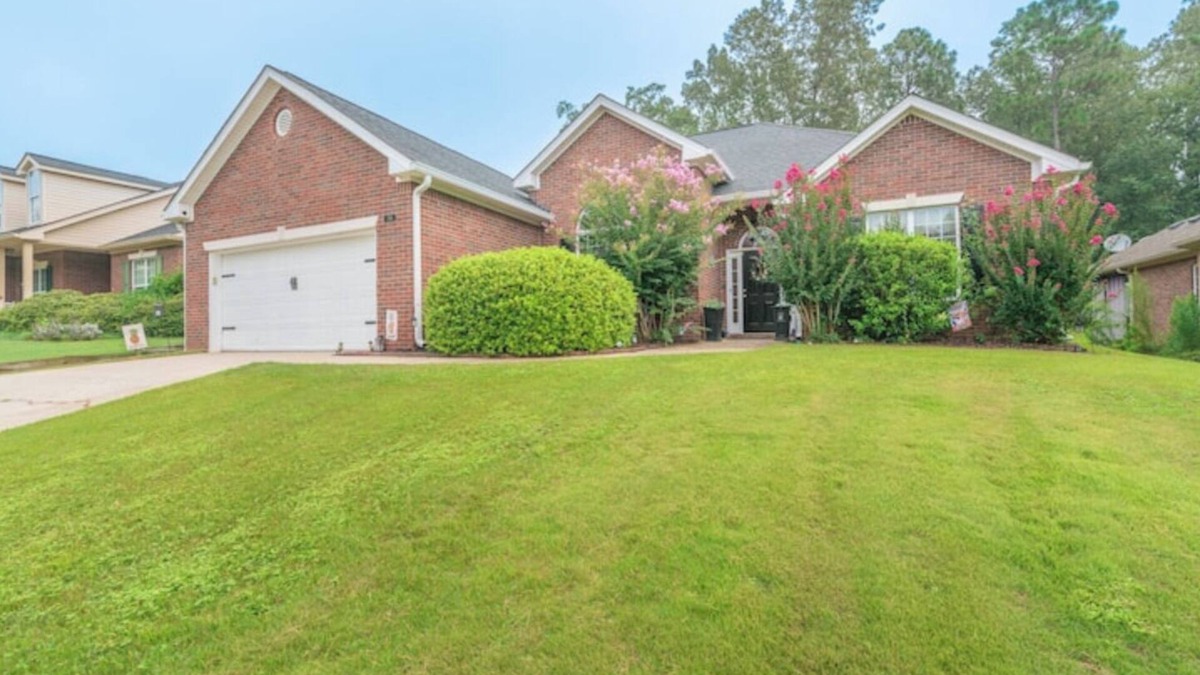Aiken House | The Pineapple Pause - Close to everything Aiken!