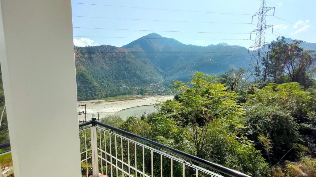 Dalhousie House | The Pinelamp Homestay Lachori