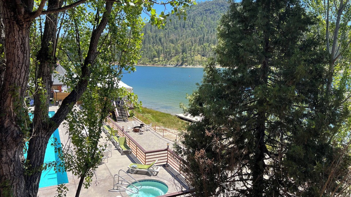 Bass Lake Resort | The Pines Resort