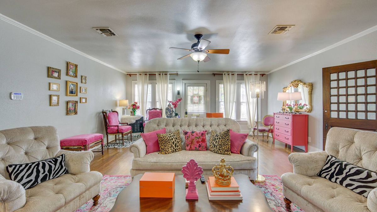 Tyler House | 'The Pink Azalea' - Tyler Home w/Yard + Patio!