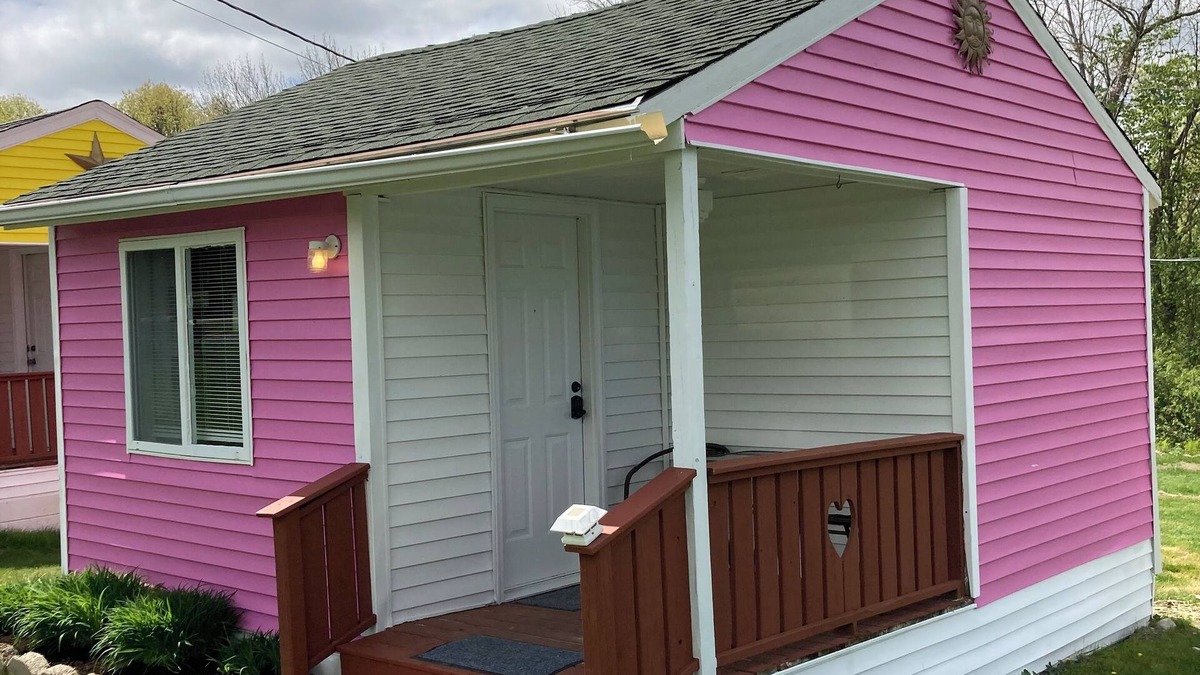 Ellsworth Cottage | The Pink Cottage @Twin Hills Cottages