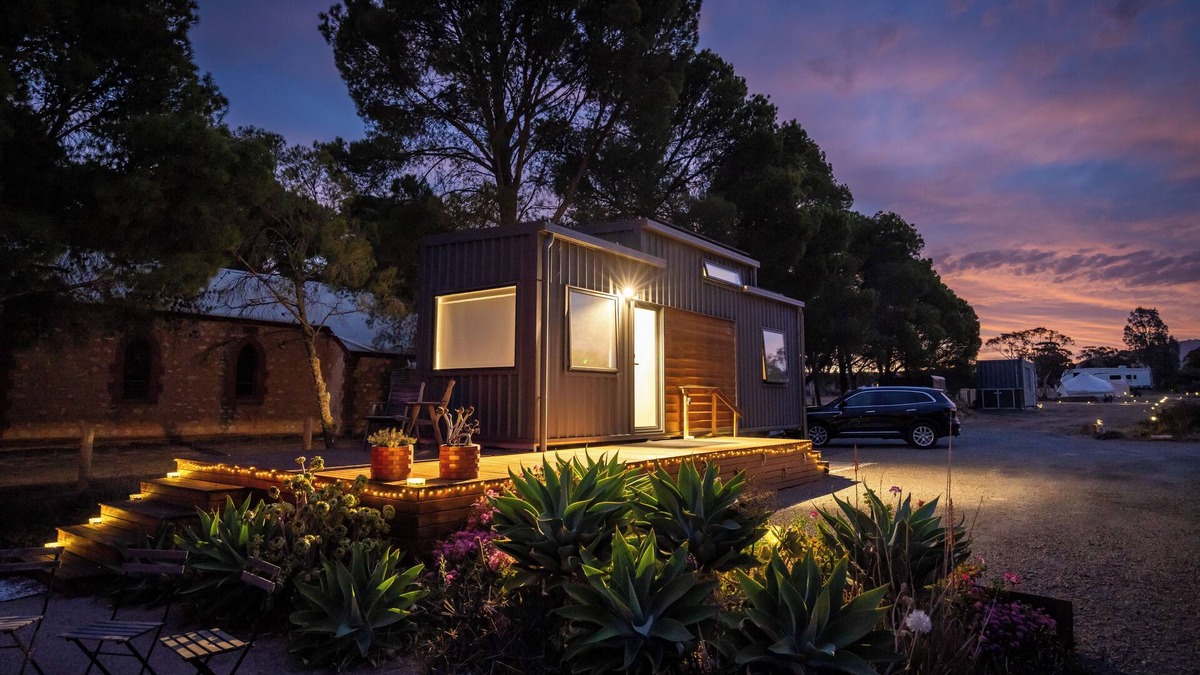 Cameron Cabin | The Pink Lake Tiny House - 'Peony' - Lake Bumbunga (Lochiel)