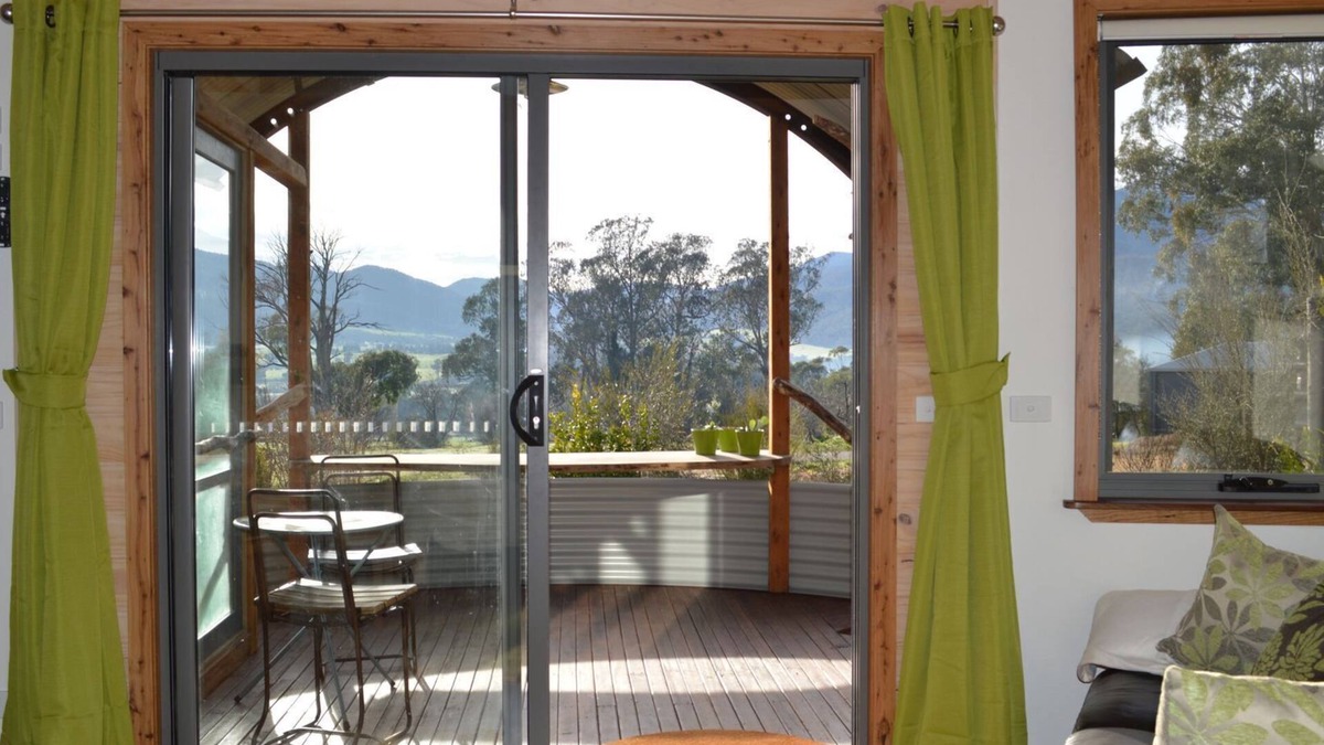 Tawonga South Cabin | The Pod- romantic getaway with amazing views