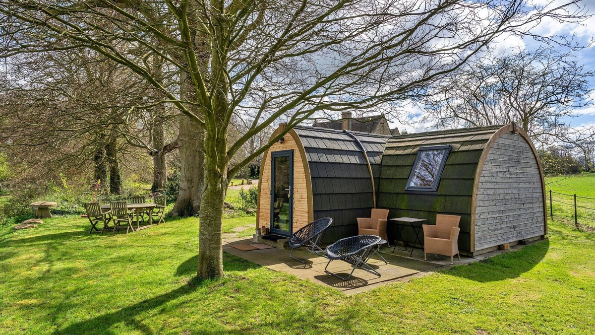 Shoscombe Ski Chalet | The Pods