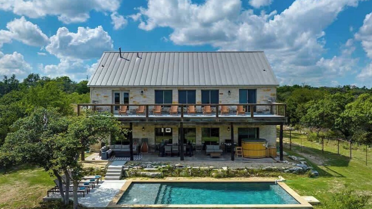 Fredericksburg House | The Point-Hill Country Views-Pool+Hot Tub