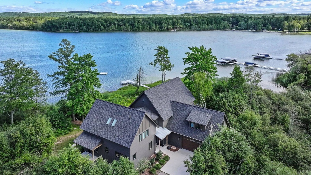 Interlochen House | The Point On Green Lake & Betsie River | Dogs OK