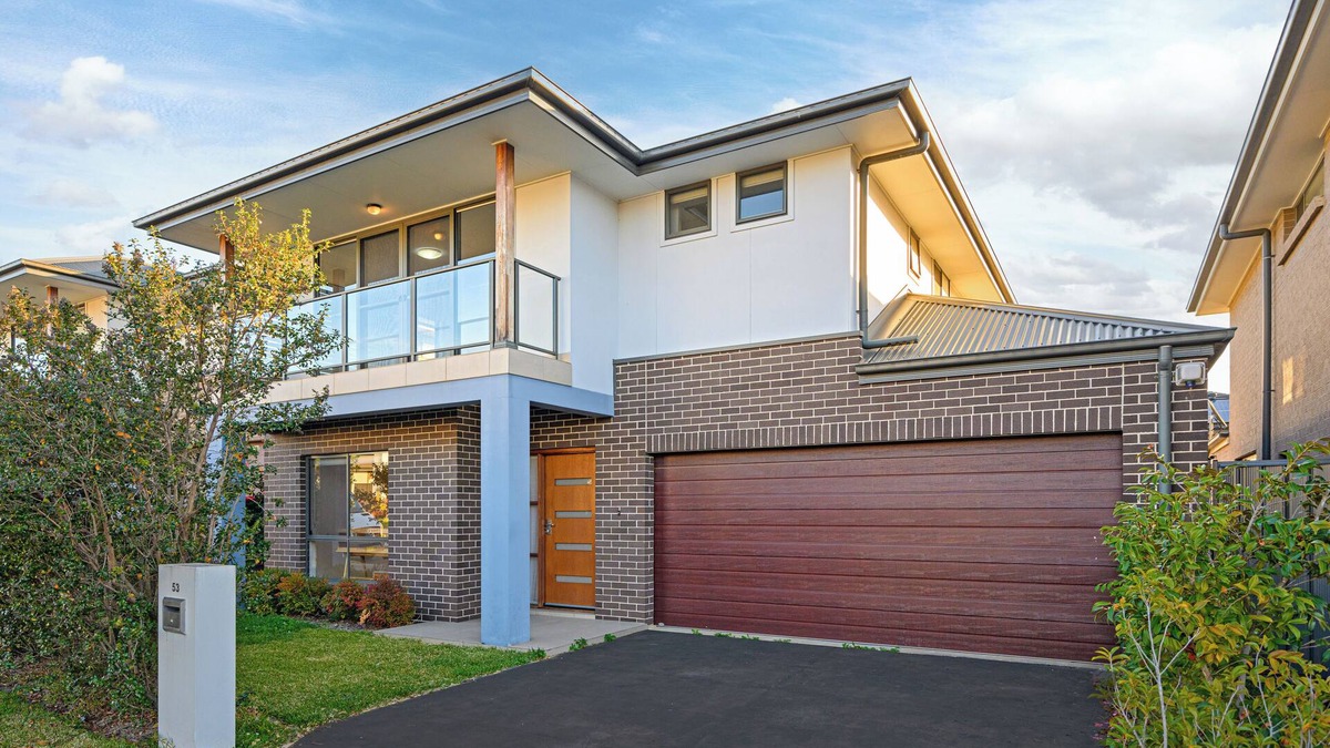 The Ponds House | The Pond sweet 4 br home by Coles with garage&WiFi