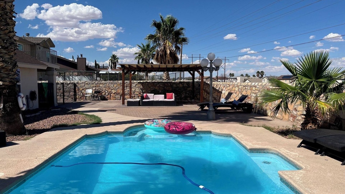 Northeast El Paso House | The Pool House -by Shopping, Hiking & Fort Bliss