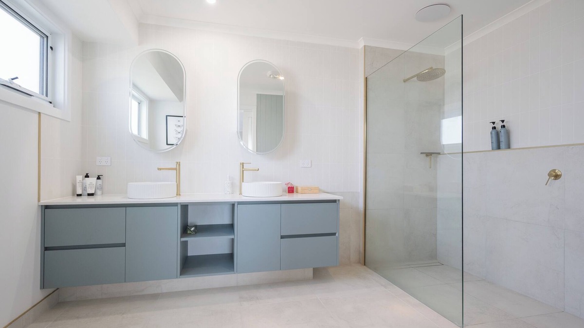 Inverloch House | The Pool House on Cook