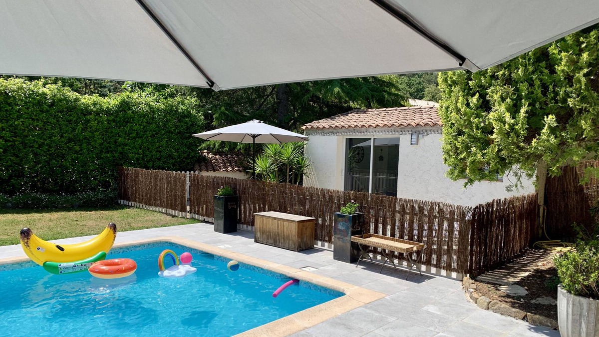 Valbonne Apartment | The Pool House Valbonne, modern bright studio A/C and parking, 5mn from village.