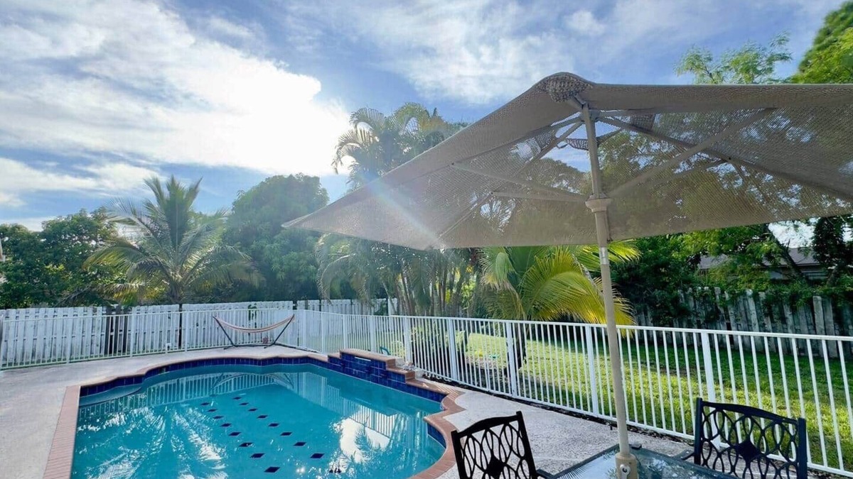Port Saint Lucie House | The Poolside Escape (Near Beaches)