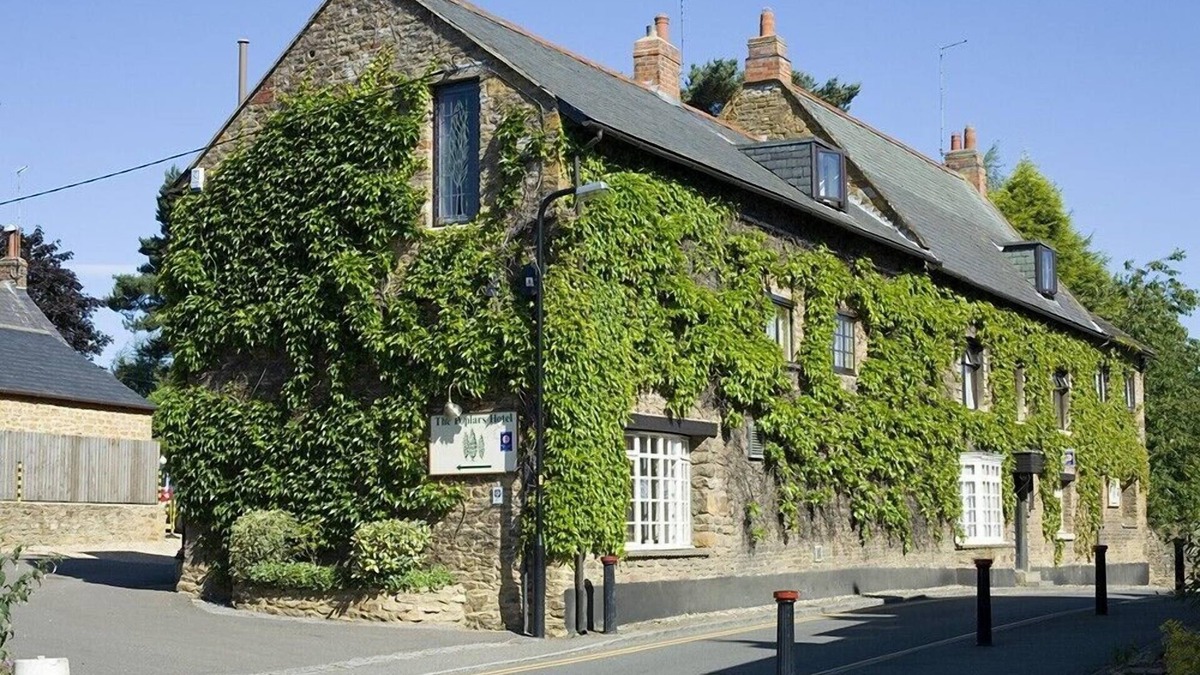 Moulton Hotel | The Poplars Moulton