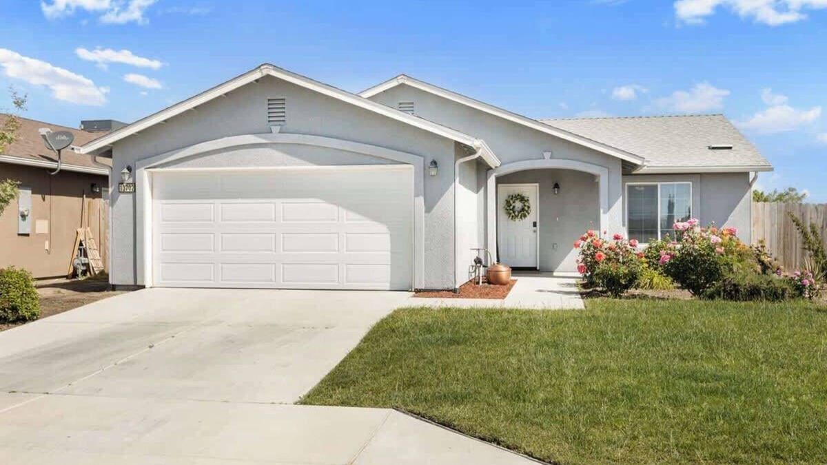 Armona House | The Poppy House 4bd near NAS