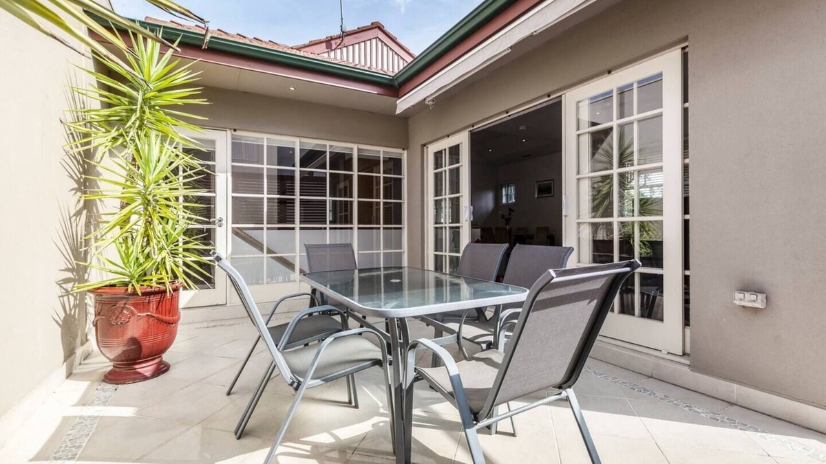 Hawthorn House | The Poppy Townhouse Chic with Country Flair