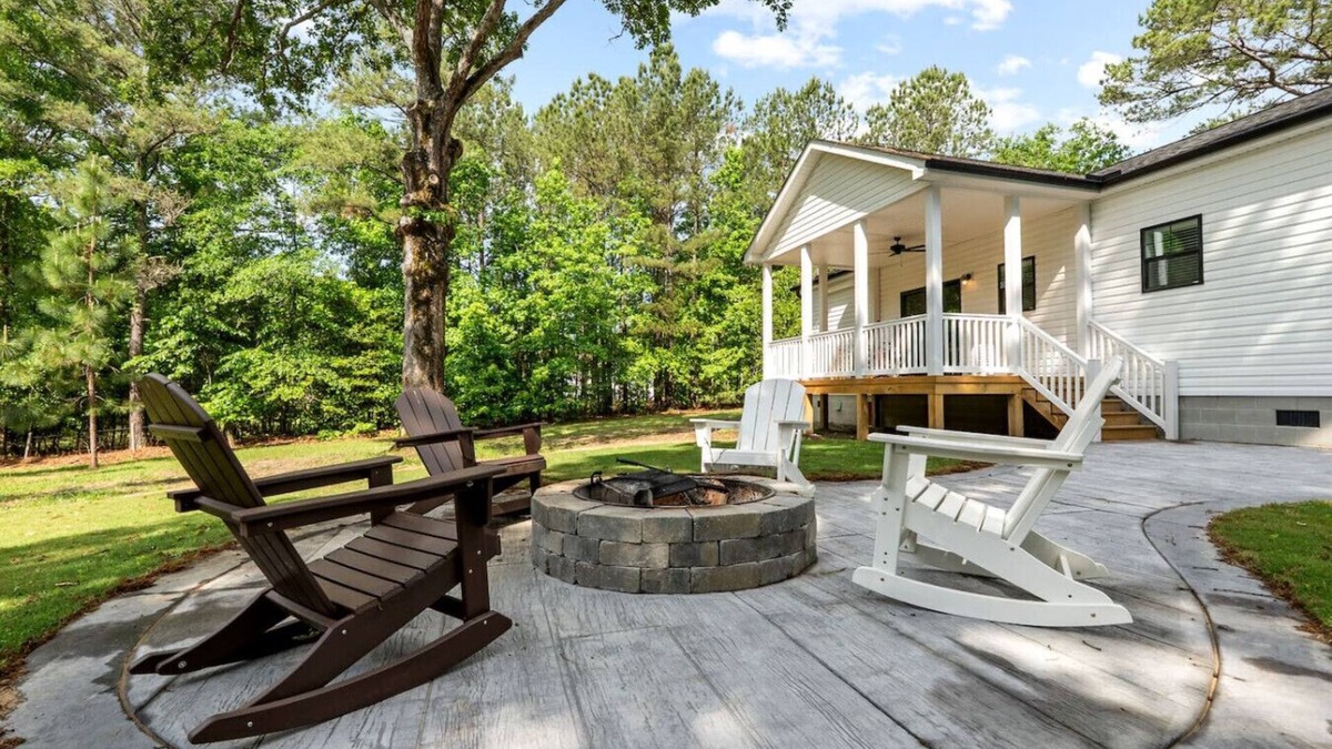 Carthage House | The Porch and Pines Cottage