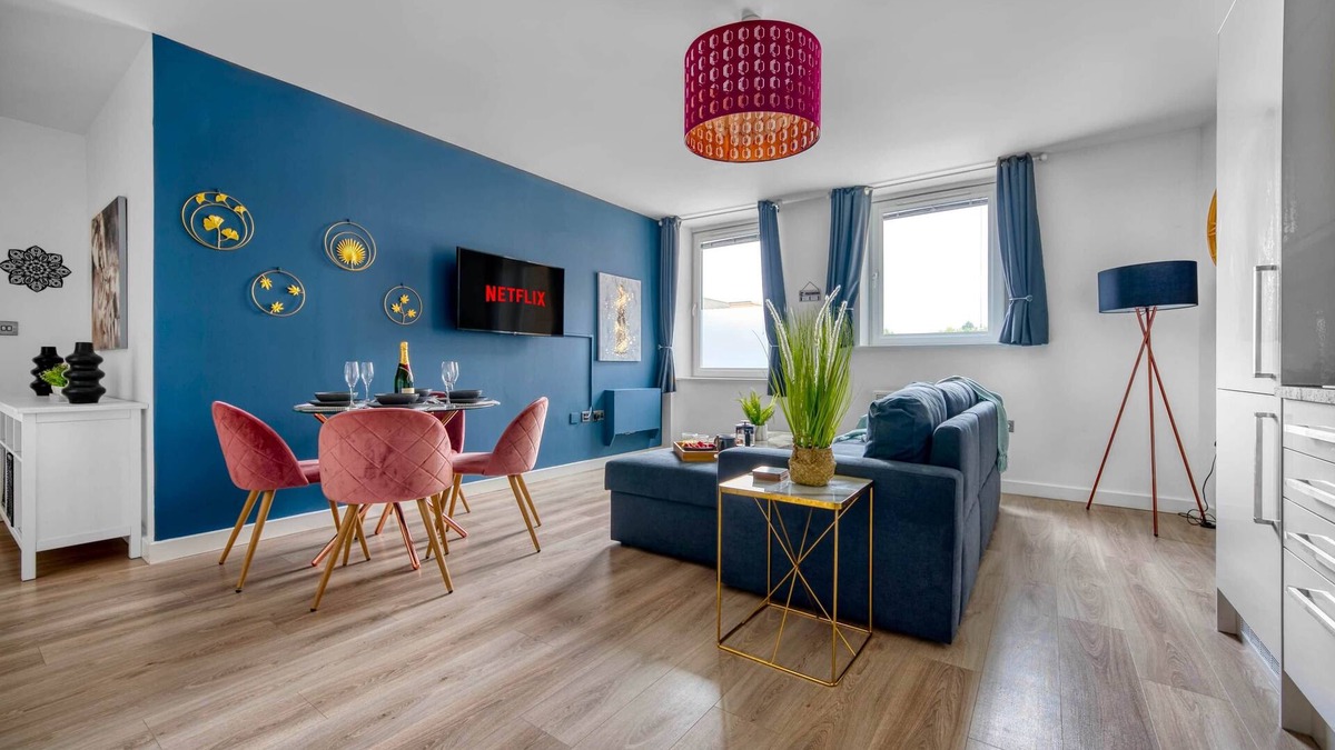 Barnwood Apartment | The Post House Two by Fortuna Property, The Post House Two Apartment