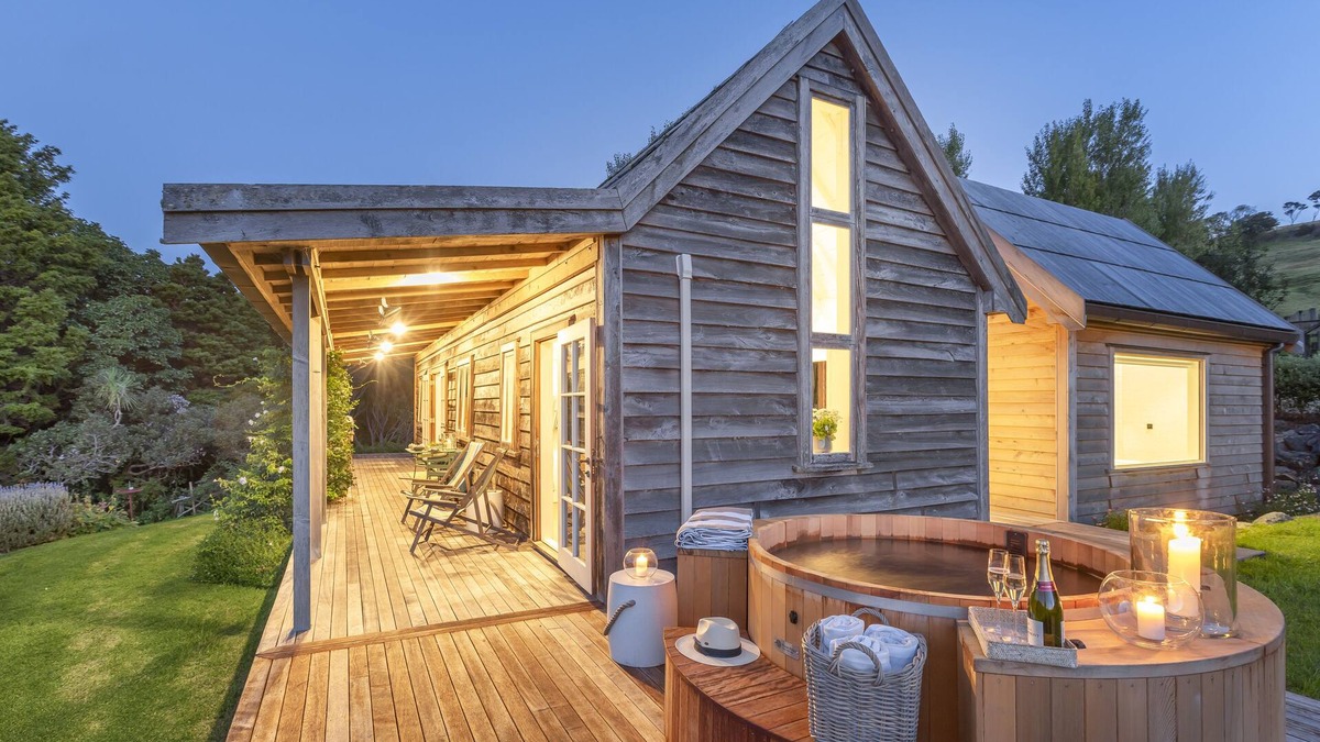 Langs Beach Cottage | The Potting Shed - A secret slice of paradise