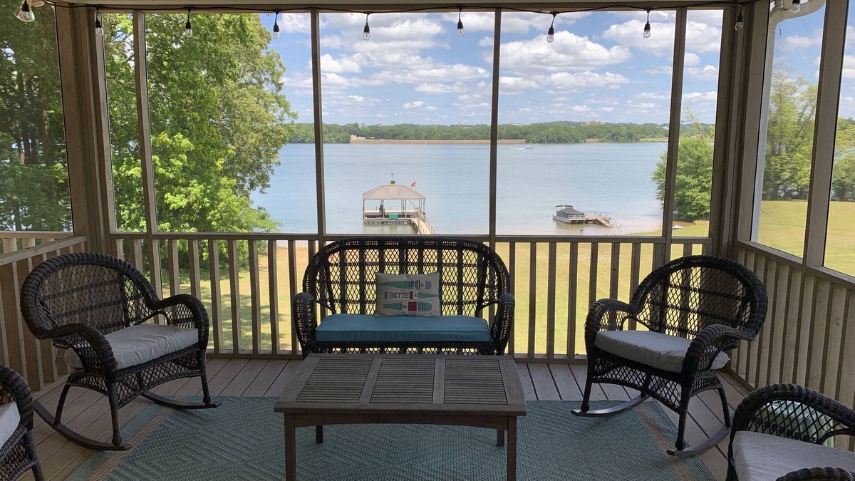 Seneca House | THE Premier Clemson/Seneca Lake Home