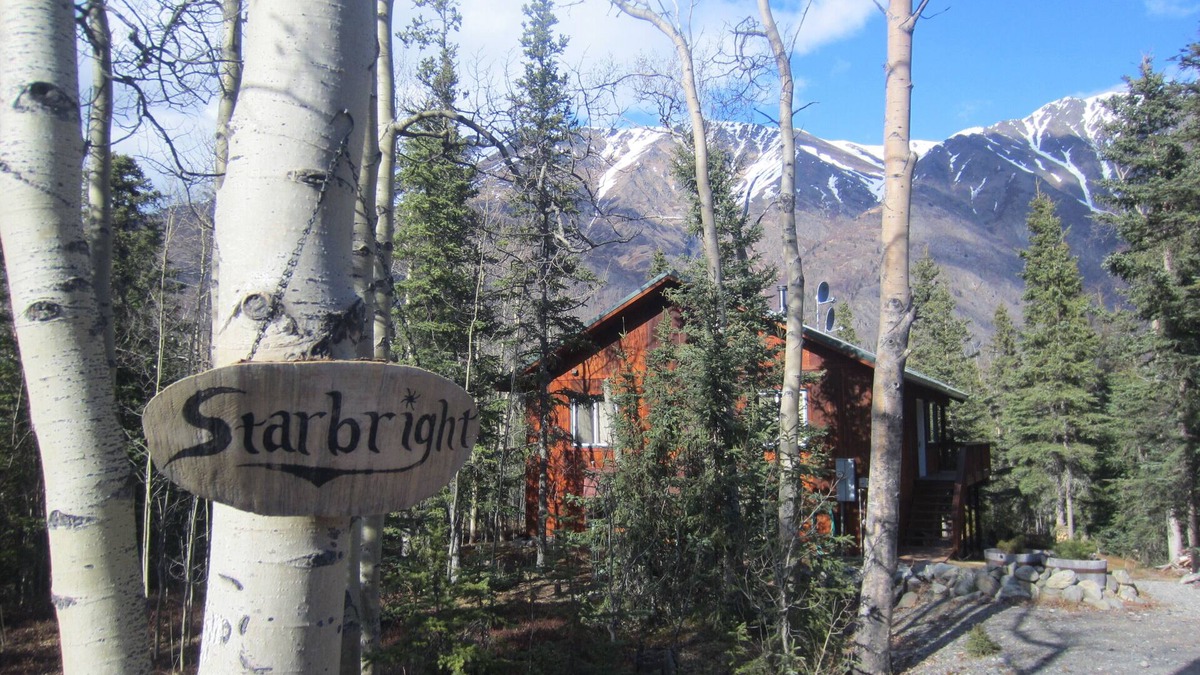 Cooper Landing House | The Price is Right at the Starbright House: Cheery & Quiet Family Home