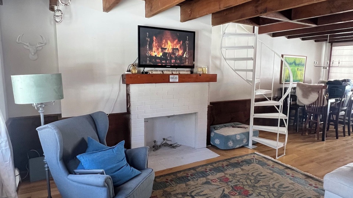West Hartford Condo | The Quechee Acorn! Cozy 2-bedroom condo near amazing amenities!