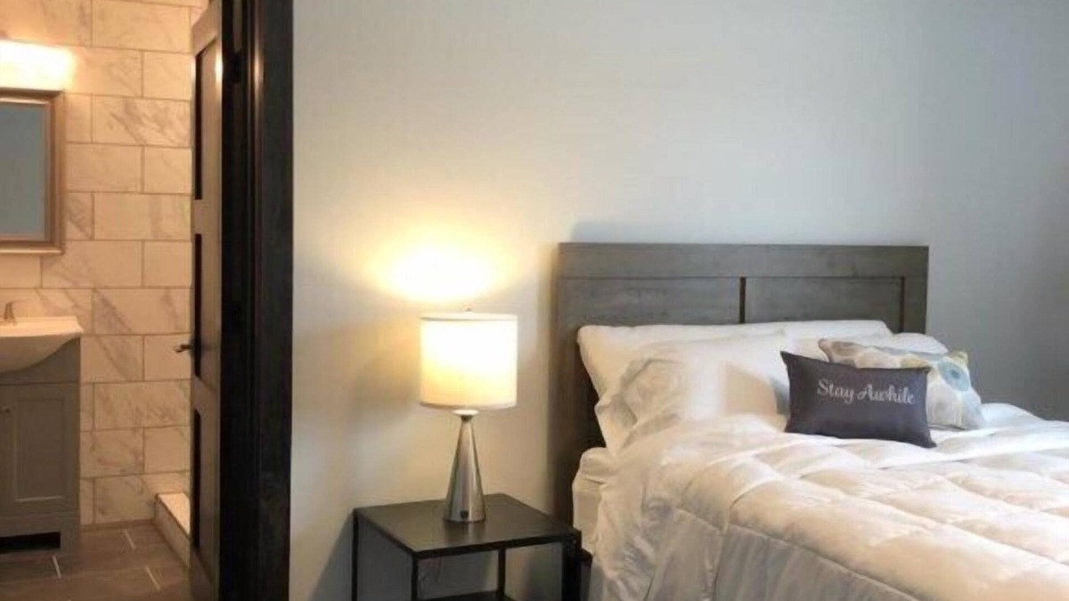 North Muskegon Apartment | The Queen of Adventure Near Downtown Muskegon