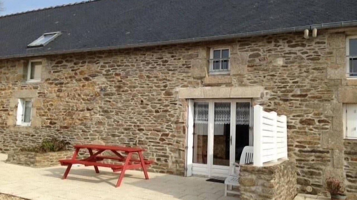 Clohars-Carnoet Cottage | The quiet countryside near the sea