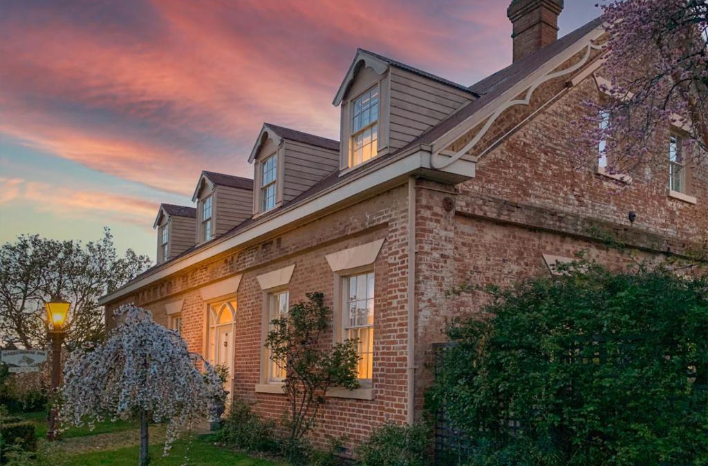 Longford Bed & Breakfast | The Racecourse Inn