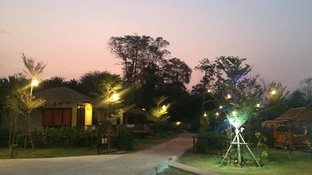 Hin Dat Hotel | The Raft Land