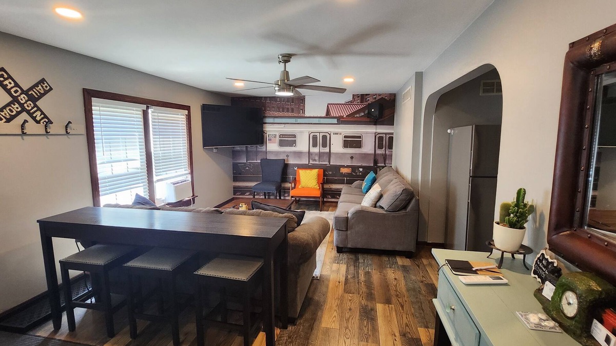 Youngstown House | The Railroad Ranch - Station 3 (3 bedrooms)