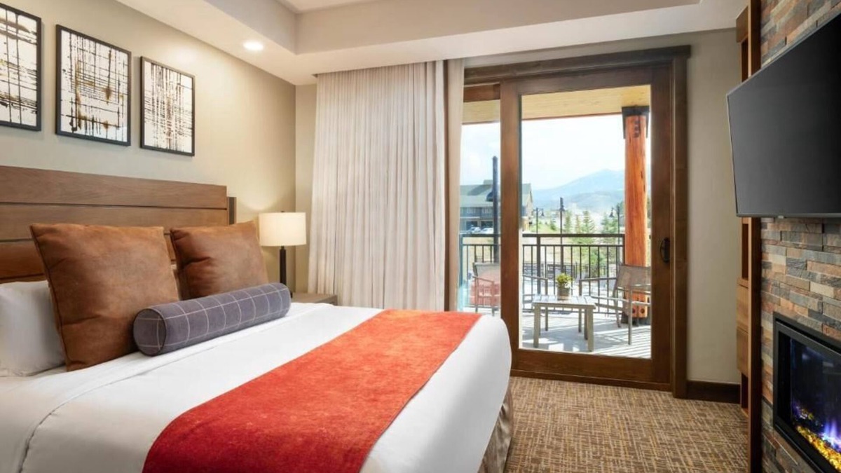 The Highlands Condo | The Ranahan Resort is relaxation with sophistication and unrivaled amenities.