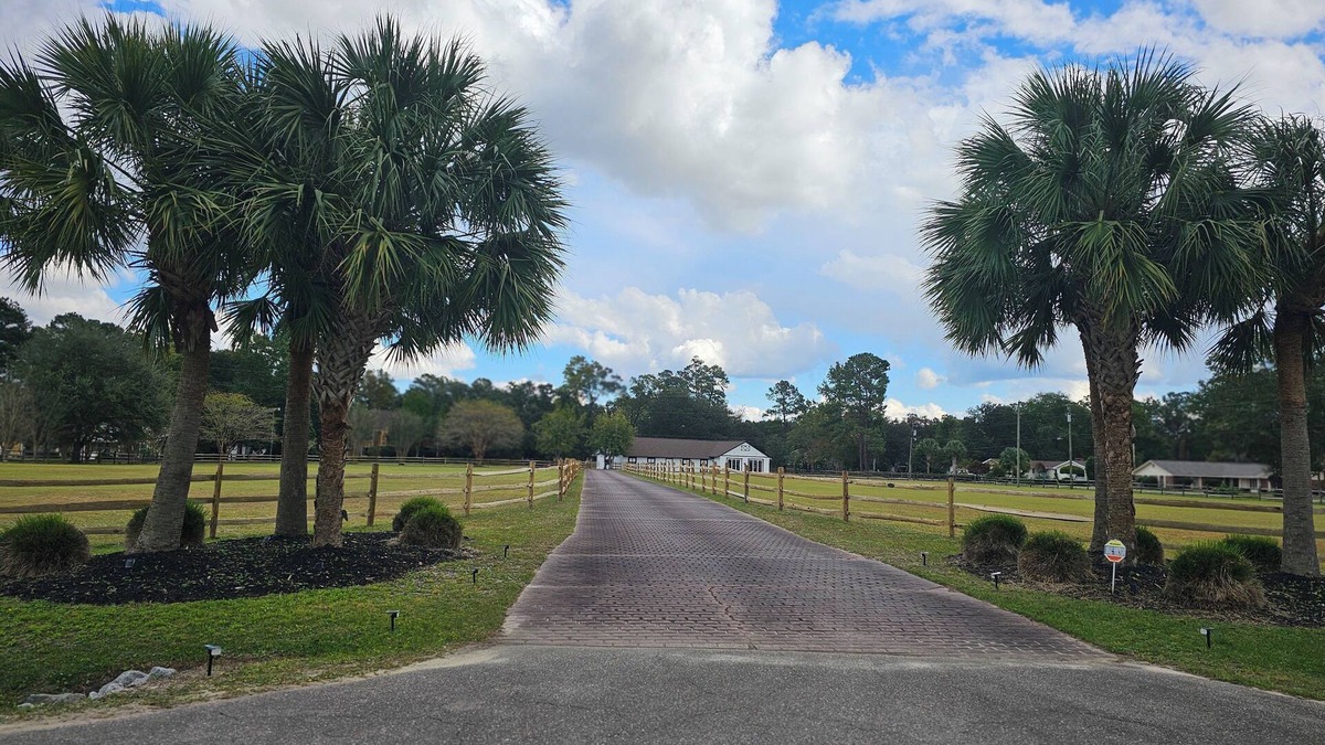Socastee House | The Ranch:nA Spacious 5-Bedroom Home with Pool in Quiet Neighborhood