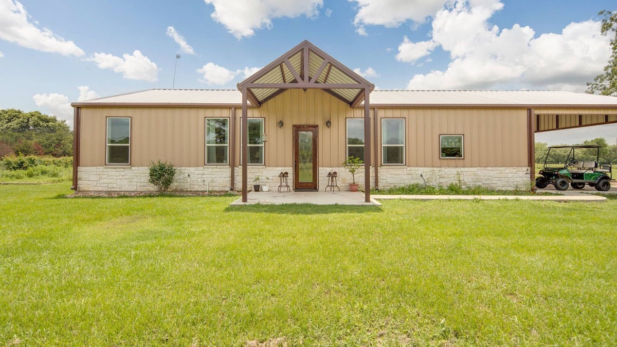Bryan House | The Ranchette- Sleeps 10- 13 Miles From Texas A&M- Country Life