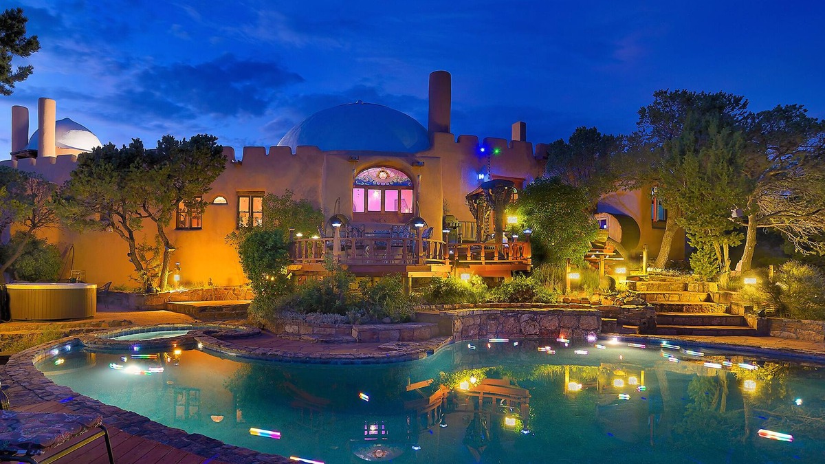 Santa Fe House | The Rass Mandal Residence: A Unique Oasis for Families, Reunions & Getaways