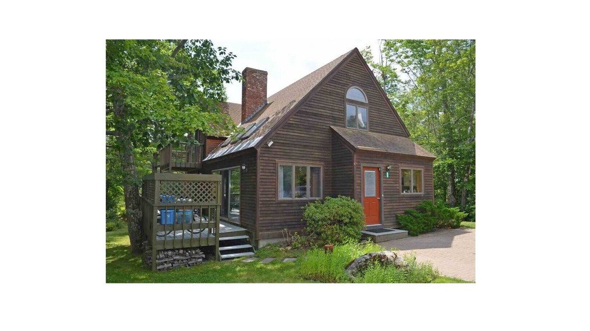 Ludlow House | The Red Bridge House. 360° of lake views.
