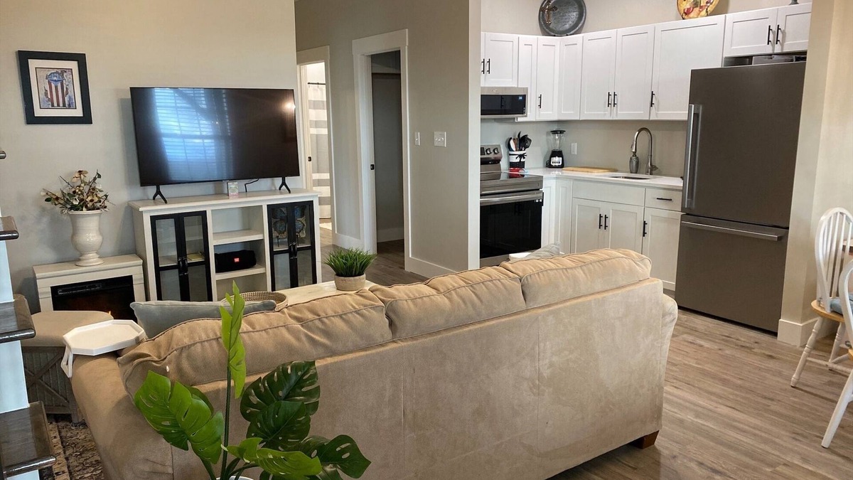 Wilson County House | THE RED DOOR AT MAY RIDGE - situated on 147 acres