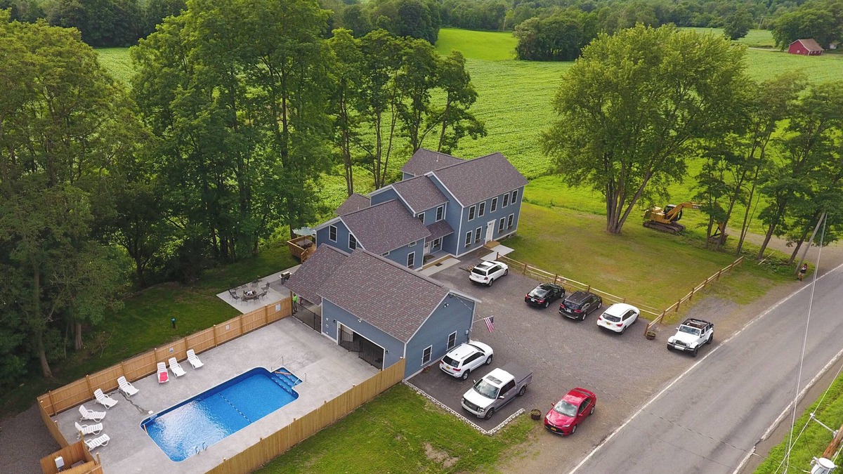 Cooperstown House | THE RED DOOR LODGE-I HUGE SLEEP 30 Heated pool NEAR DREAMSPARK & Ommegang brew