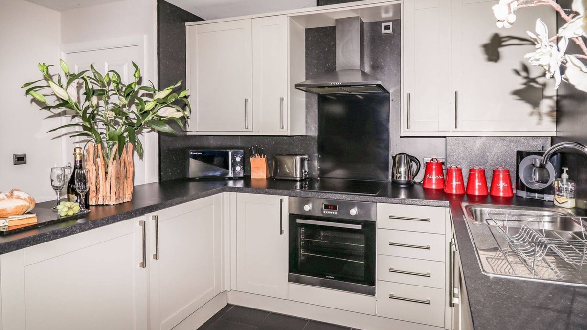 Saint Asaph Cottage | The Red