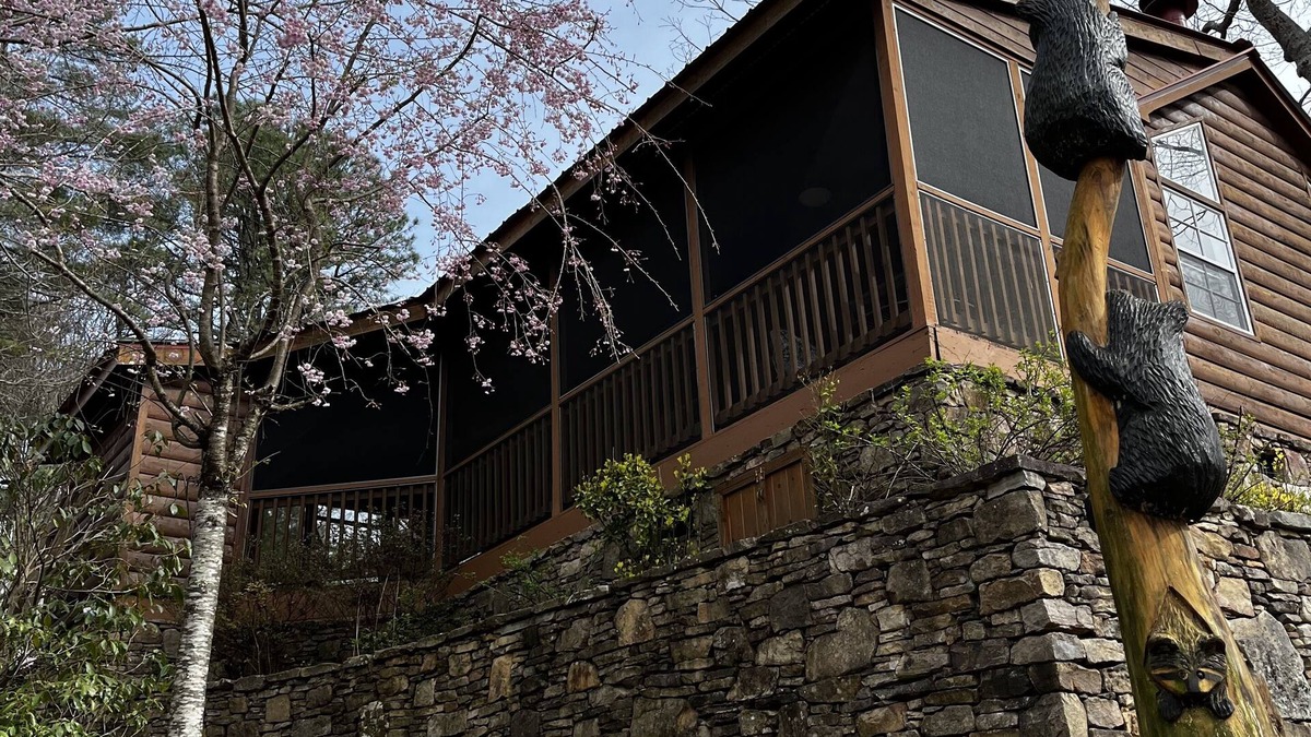 Lake Toxaway Cabin | The Red Roof Inn Cabin - Westridge
