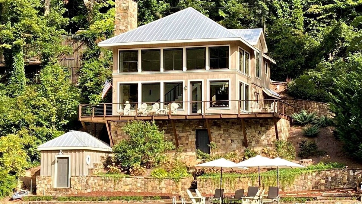 Tiger House | The Retreat at Lake Burton - Steps from the Lake