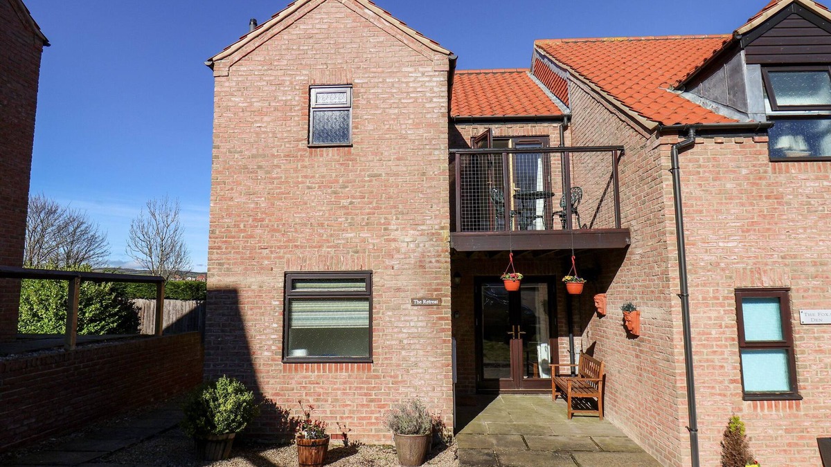 Ruswarp House | THE RETREAT, family friendly, character holiday cottage in Whitby