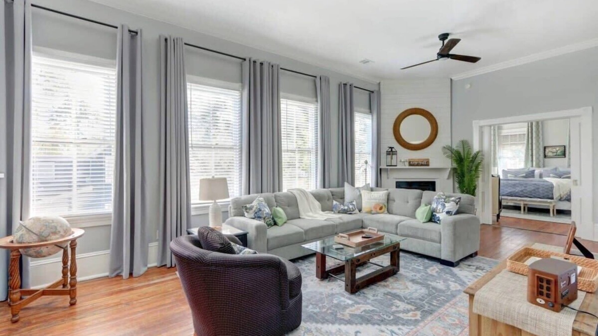 Hitch Village - Fred Wessels Homes Apartment | The Retreat on Broad @ Trustees' Garden