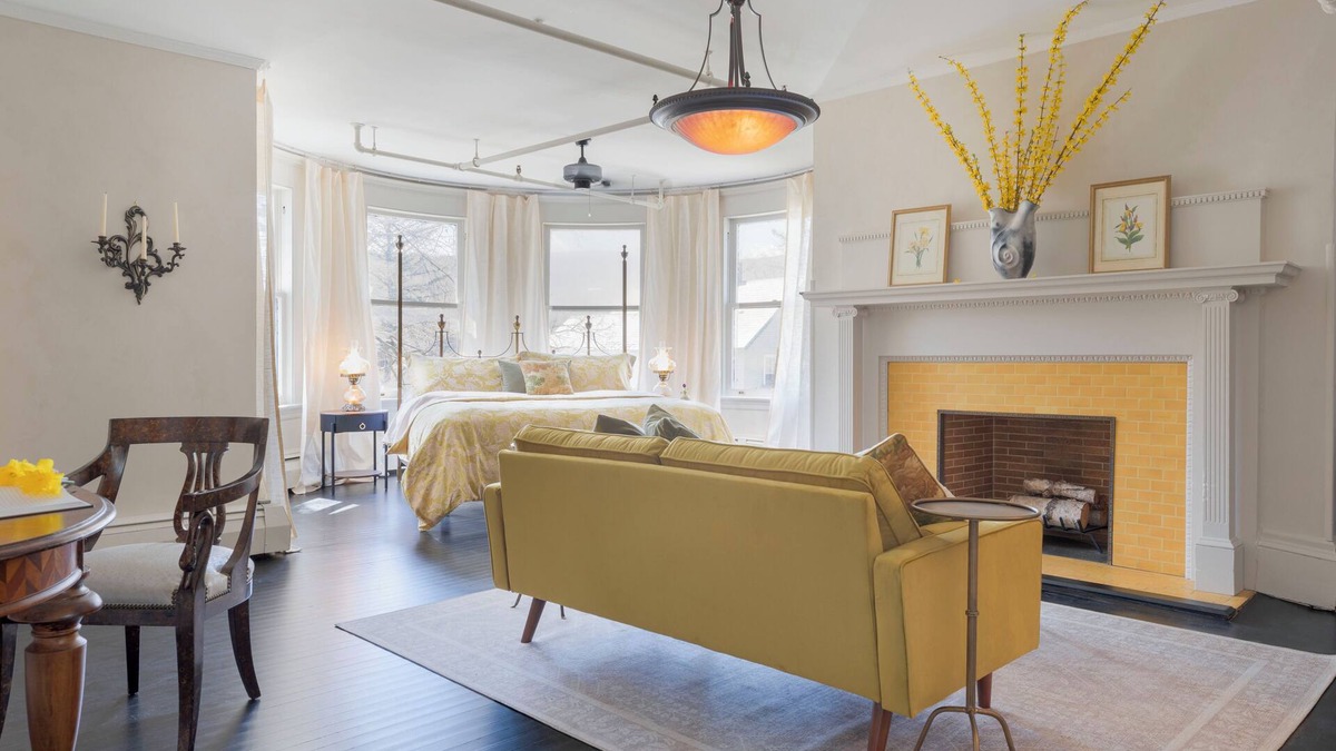 Adams House | The Revival House