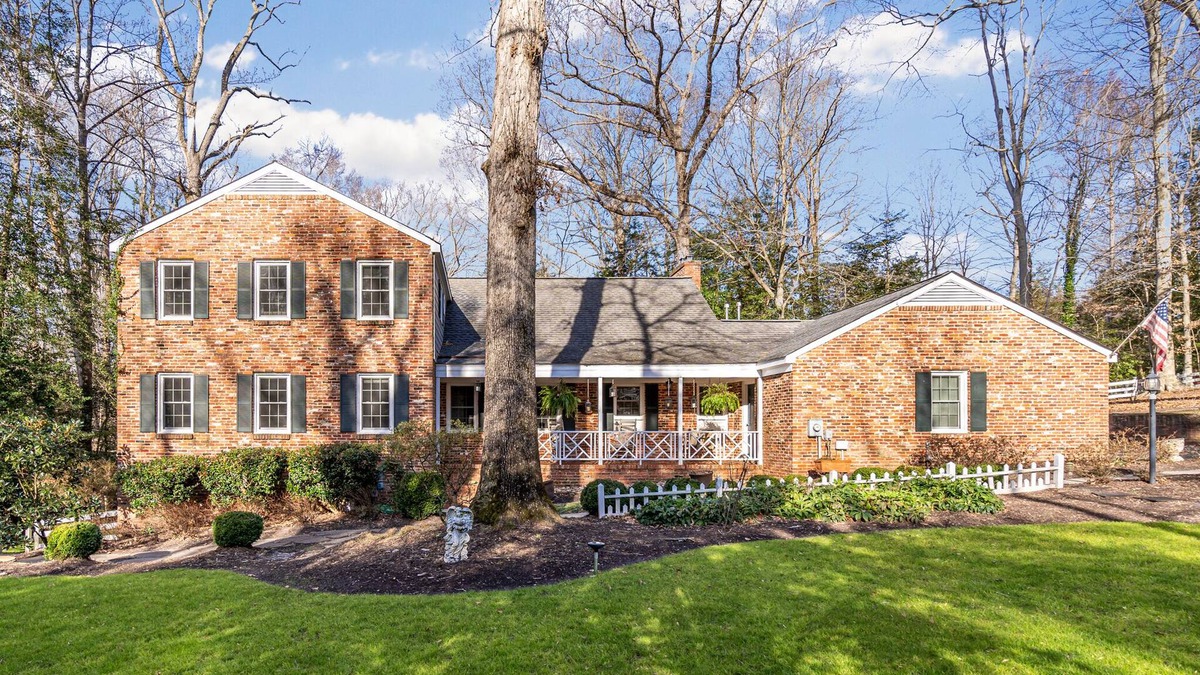 Williamsburg Bed & Breakfast | The Rhododendren-King-Luxury-Ensuite with Shower-G