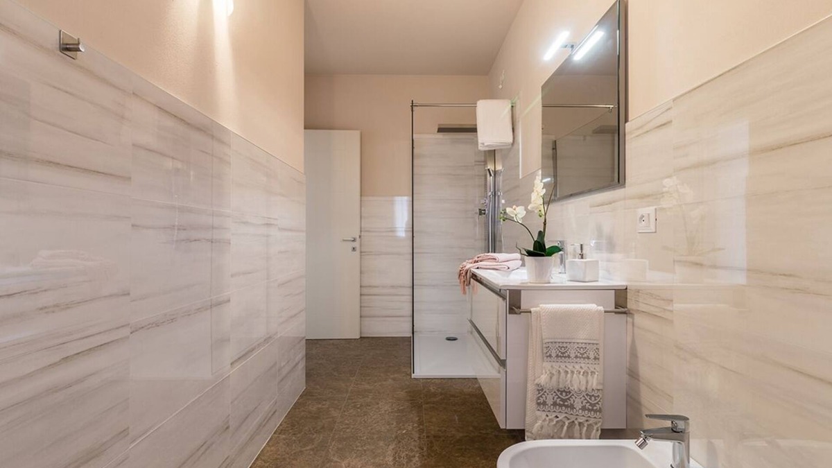 Cimadolmo House | The Rialto apartment offers modern comfort and tranquility, spacious and sunny